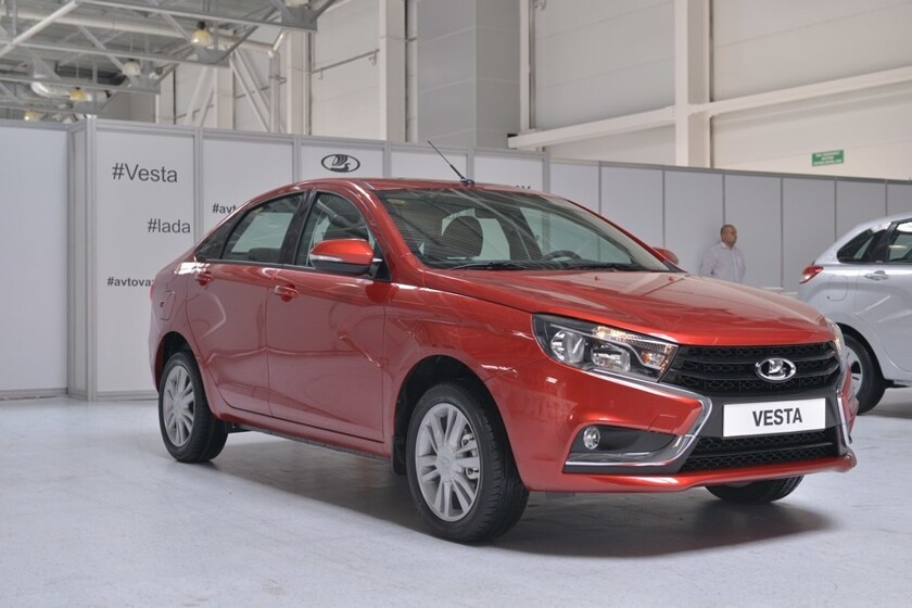 Названа дата начала реализации автомобиля Lada Vesta