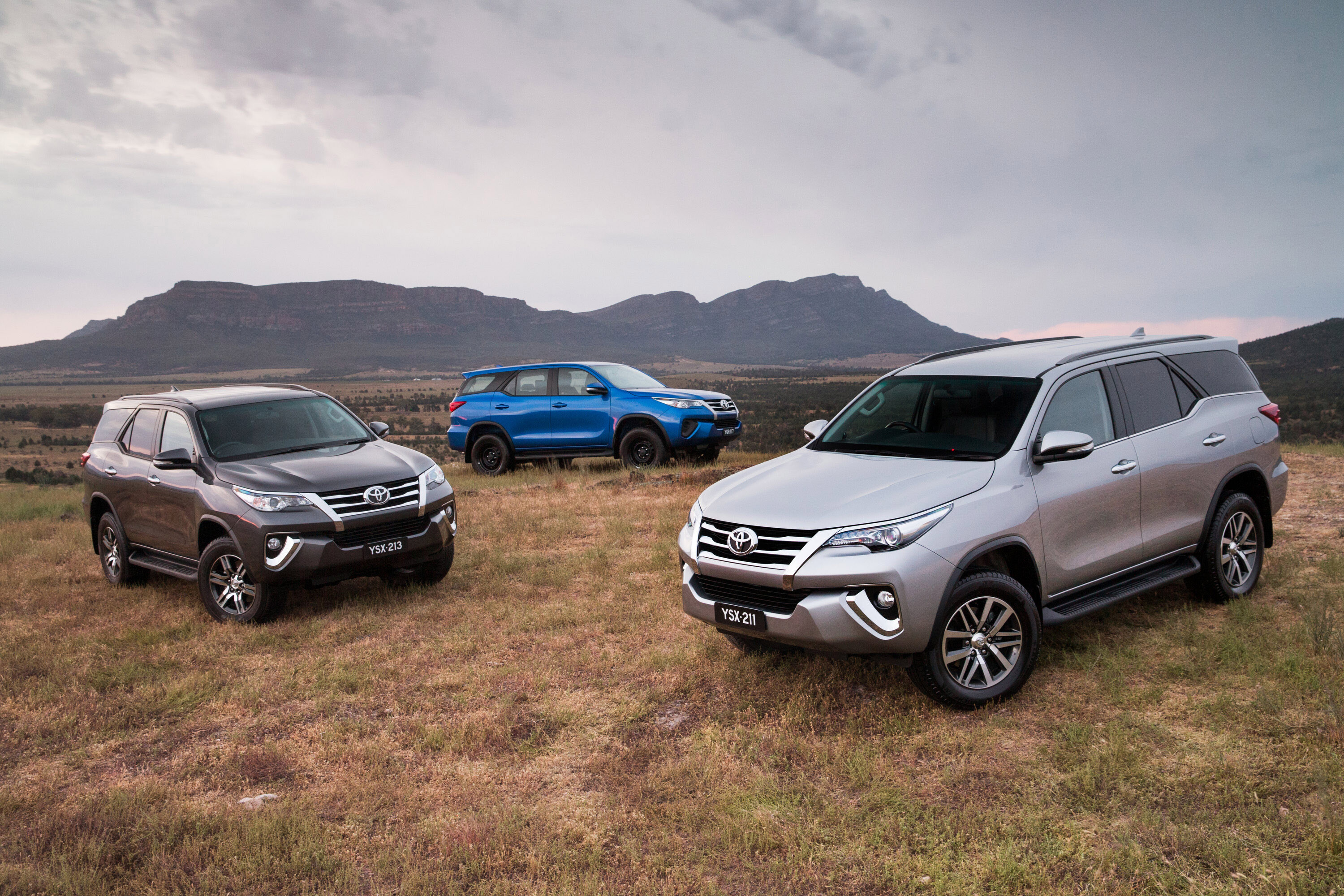 Toyota fortuner. Тойота фортунер 2016. Toyota фортунер 2016. Джип Тойота фортунер. Toyota Fortuner 2015 Russia.