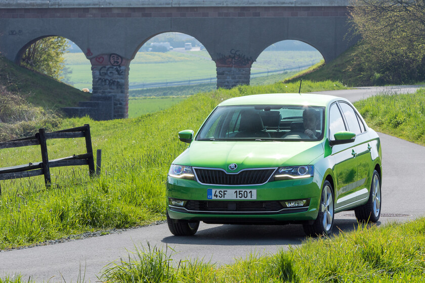 Skoda rapid 2001 год не горит дисплей что сделать