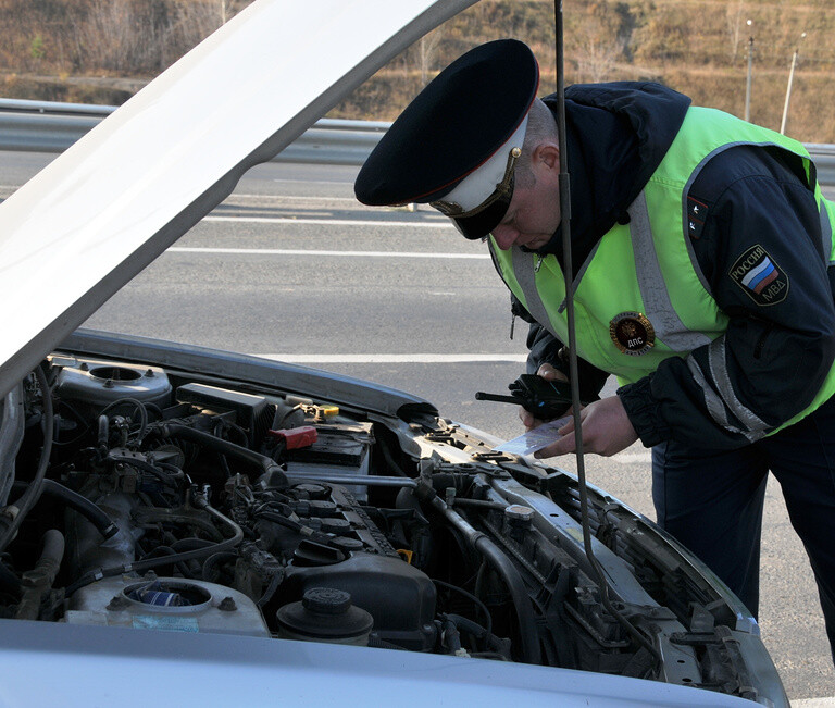 Суд в автомобиле