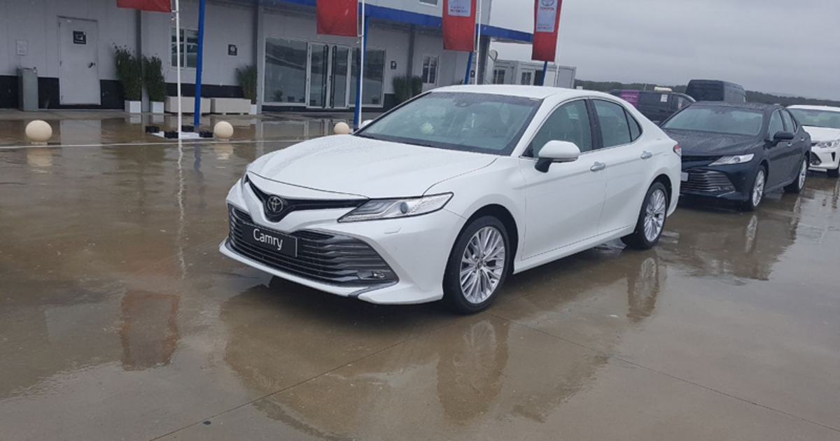 Toyota camry auto ru