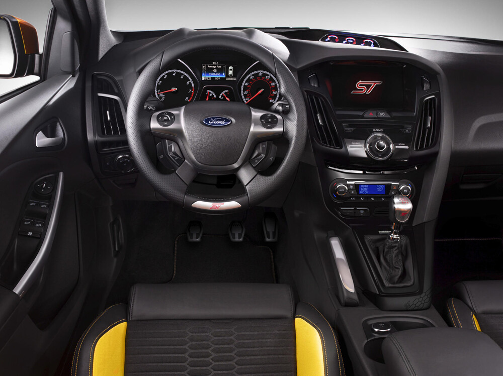 Характеристики Ford Focus ST 2.0 EcoBoost 5дв. хэтчбек, 250 л.с, 6МКПП, 2011 – 2014 г.в.