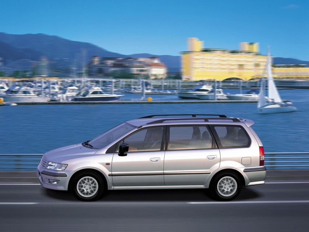 Фото Mitsubishi Space Wagon