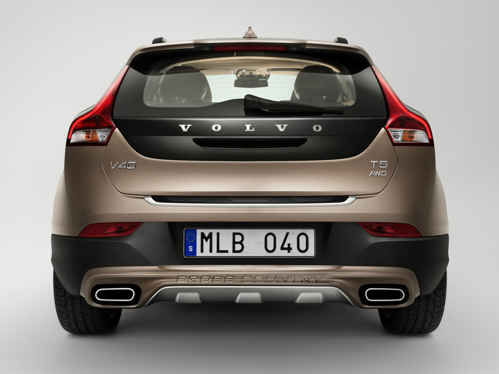 Тест-драйв Volvo V60 Cross Country (Вольво В60 Кросс Кантри)