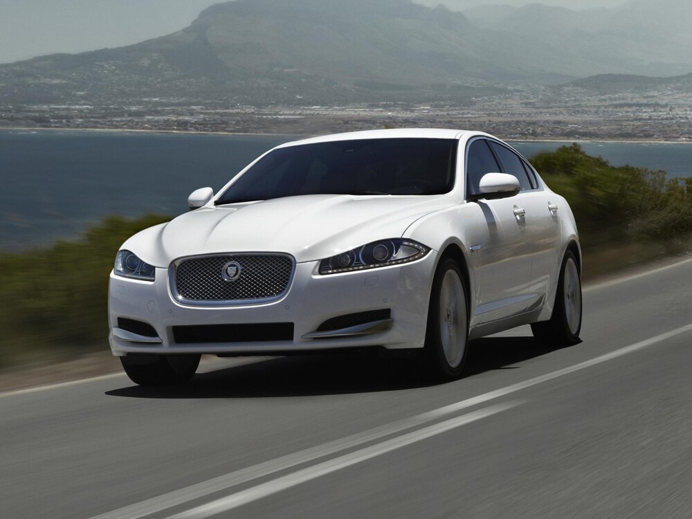 Кто что знает о Jaguar XF Рестайлинг AT ( л.с.) 4WD ?