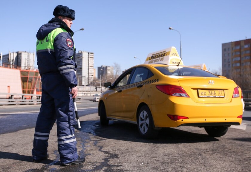 Ложное движение: почему важно смотреть на номер вызванного такси - автоновости