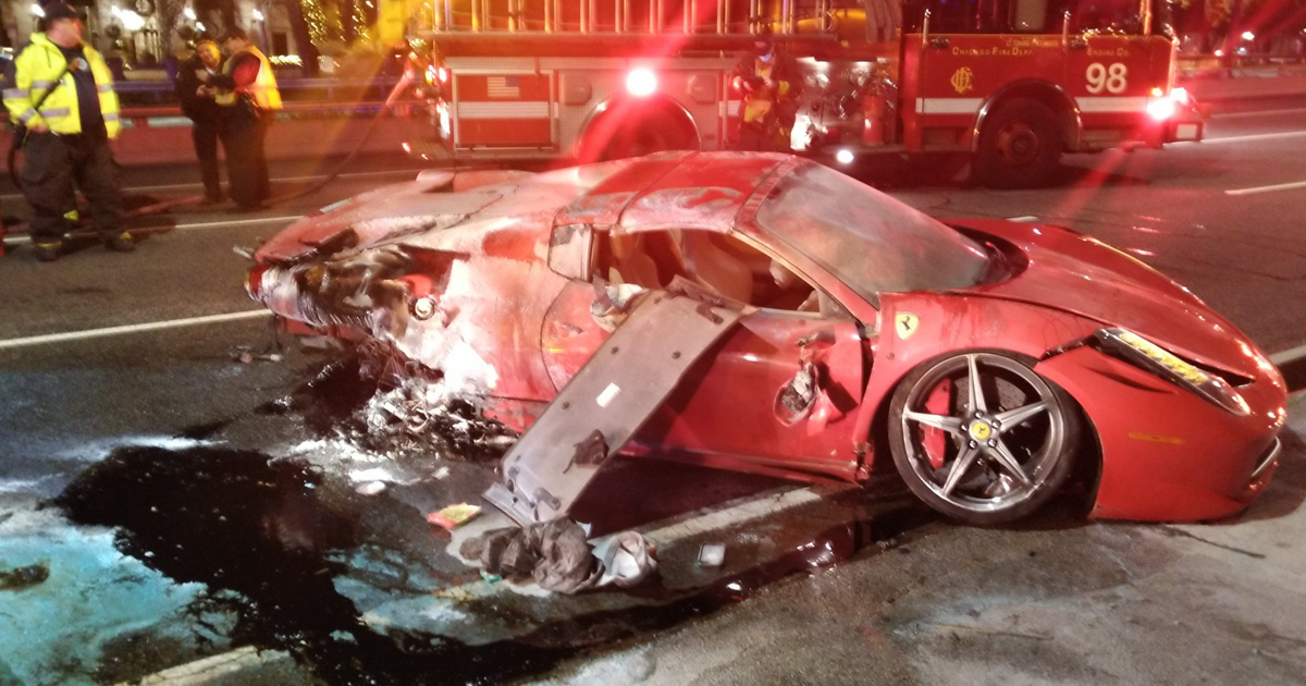 Американец арендовал Ferrari за 20 млн рублей и едва не сгорел - автоновости